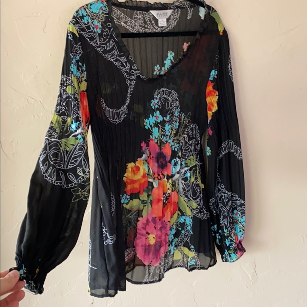 Allison Taylor long sleeve lightweight top